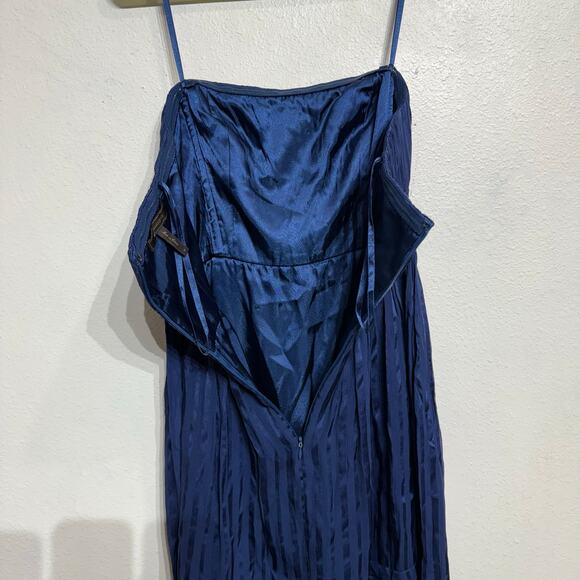 BCBGMaxazria Navy Silk Strapless Cocktail Midi Dress Sz 4 - Picture 7 of 11